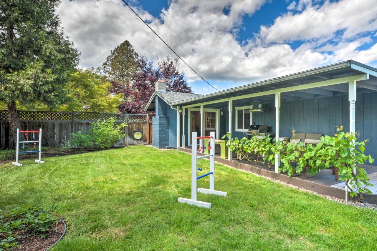 Central Medford Family Retreat With Large Yard! Exterior foto